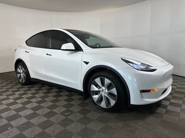 Used 2022 Tesla Model Y Long Range with VIN 7SAYGDEE7NF341238 for sale in Cuyahoga Falls, OH