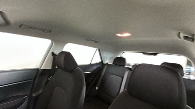 2026 Hyundai Venue SE - Photo 12