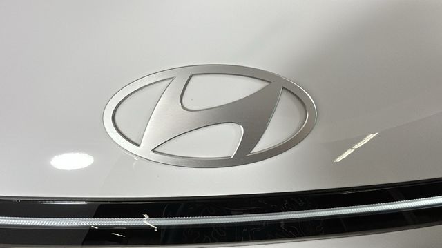 2025 Hyundai Kona Limited - Photo 9