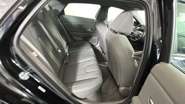 2025 Hyundai Elantra Blue - Photo 30