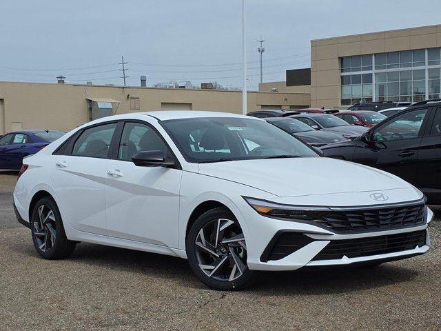 2025 Hyundai Elantra SEL Sport photo 2