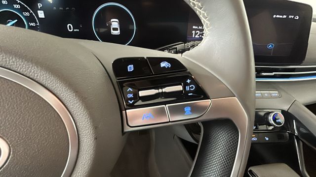 2024 Hyundai Elantra SEL - Photo 16