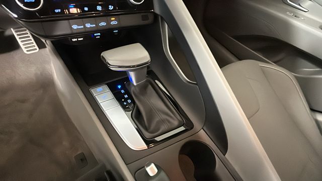 2025 Hyundai Elantra SEL - Photo 21