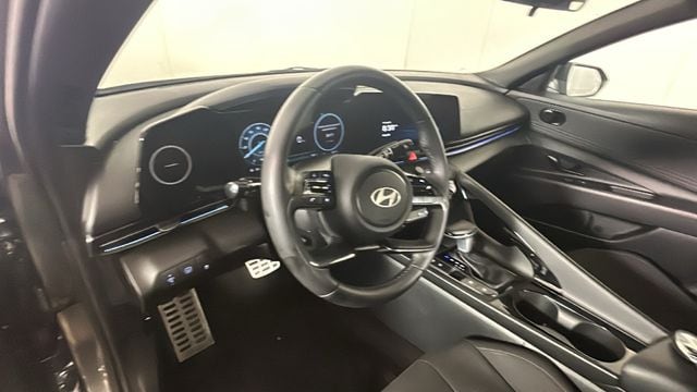 2025 Hyundai Elantra Blue - Photo 14
