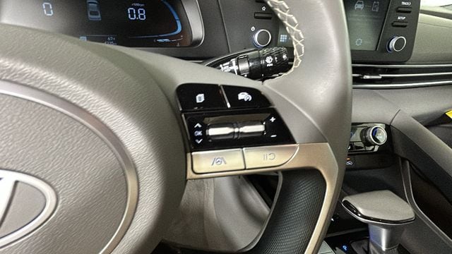 2025 Hyundai Elantra SEL - Photo 16