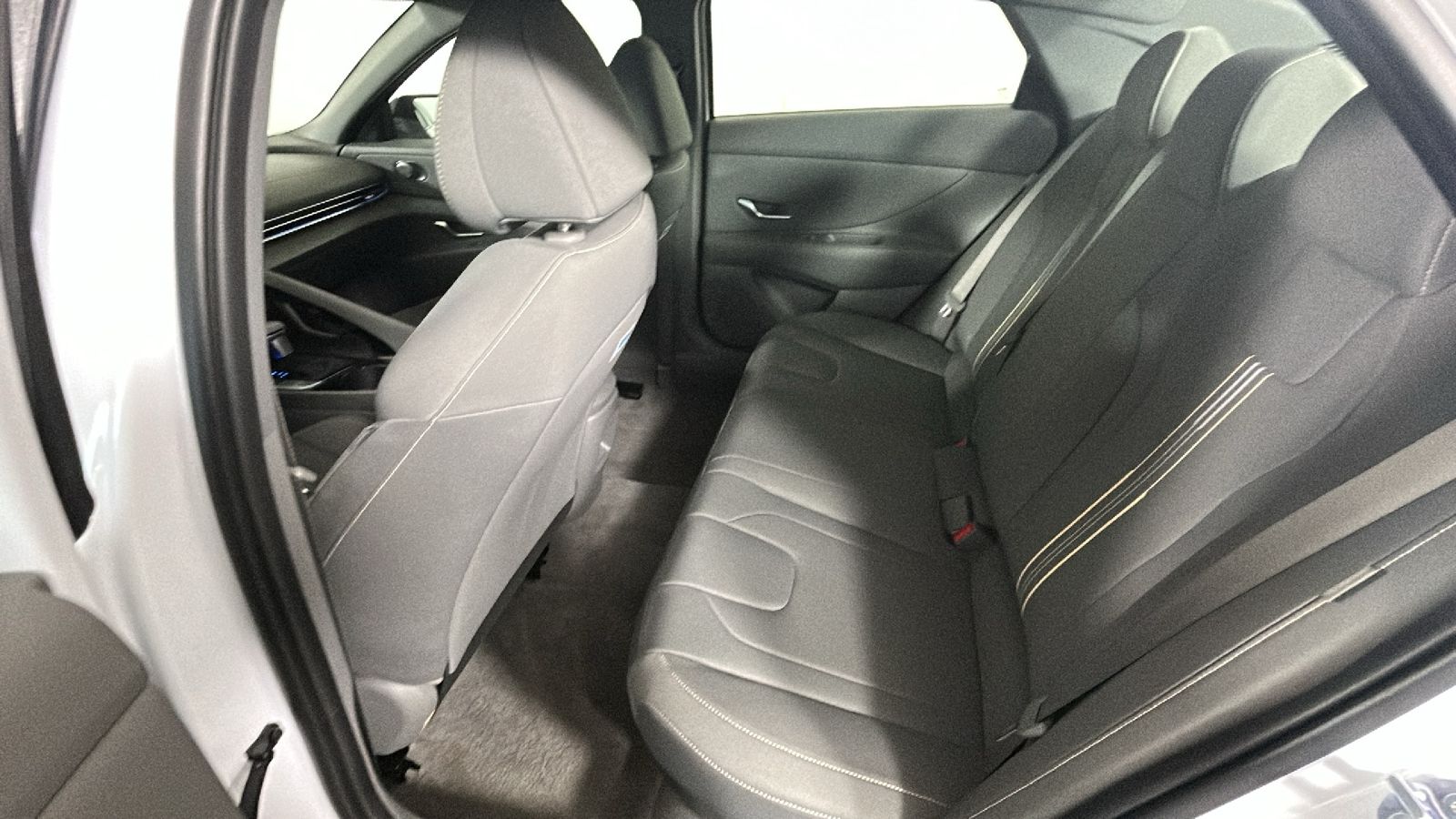 2025 Hyundai Elantra Blue - Photo 29