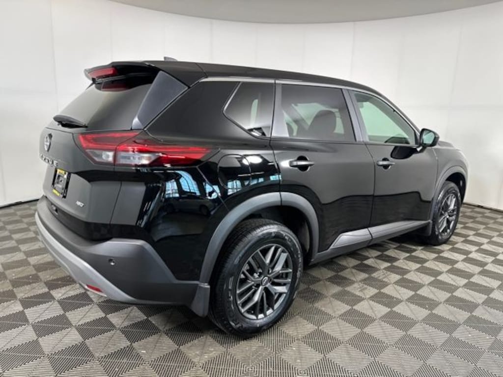 Used 2023 Nissan Rogue S SUV