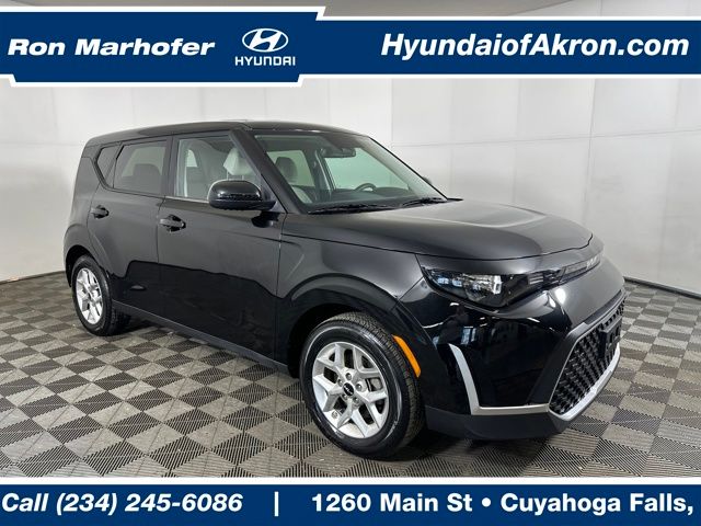 2024 Kia Soul LX's photo