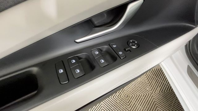 2023 Hyundai Elantra Limited - Photo 20