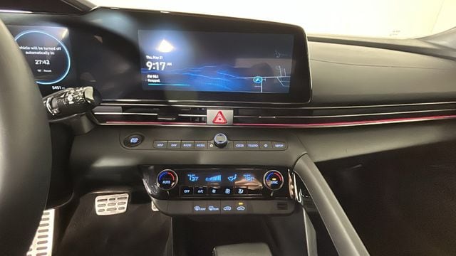2025 Hyundai Elantra Blue - Photo 24
