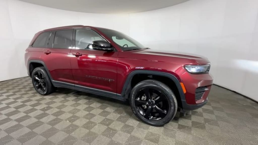 Used 2023 Jeep Grand Cherokee Altitude X SUV