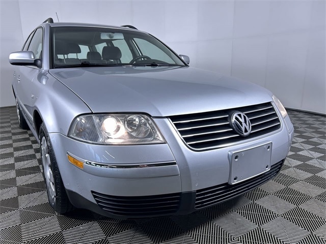 Used 2003 Volkswagen Passat GL with VIN WVWND63B63E122136 for sale in Cuyahoga Falls, OH
