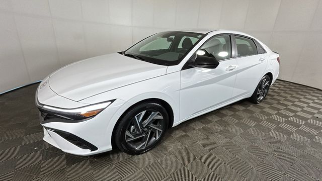 2025 Hyundai Elantra SEL - Photo 6