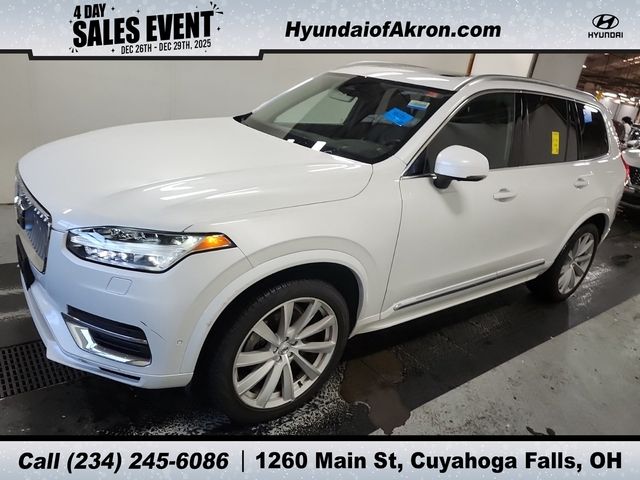 2023 Volvo XC90 Plus's photo