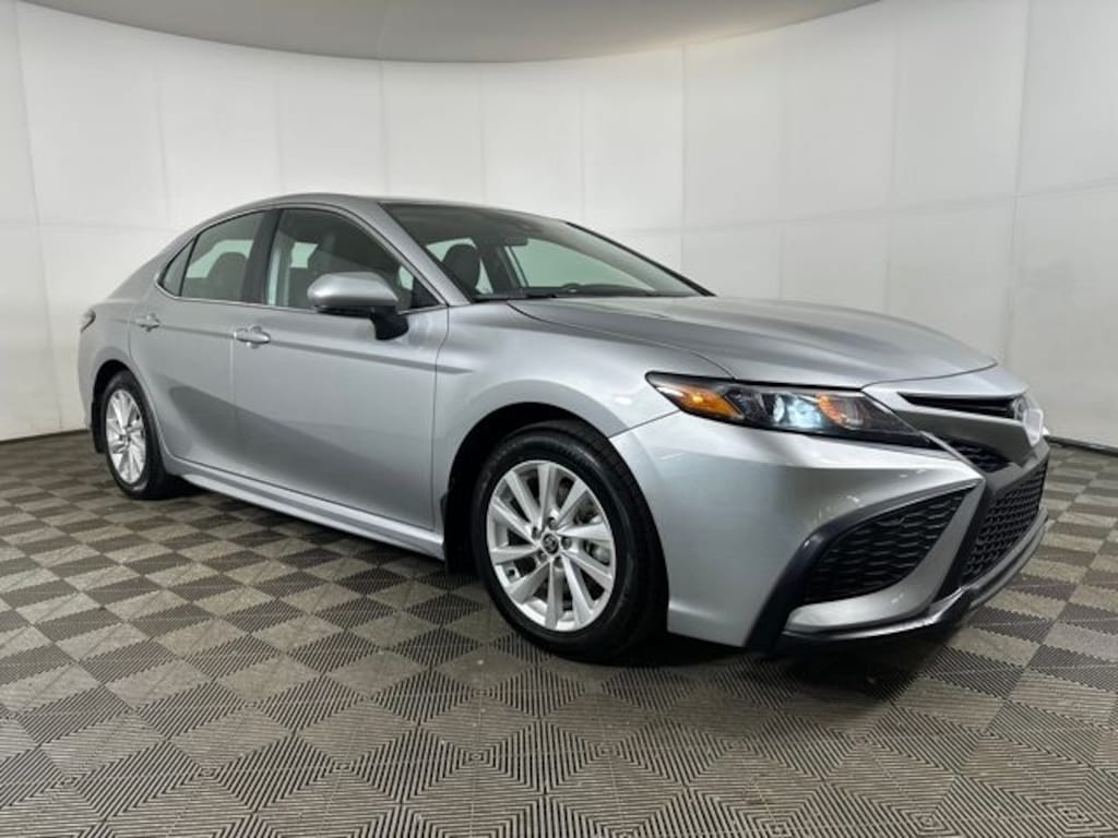 Used 2024 Toyota Camry SE Sedan