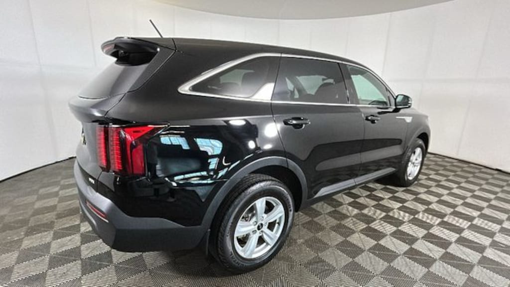Used 2023 Kia Sorento LX SUV