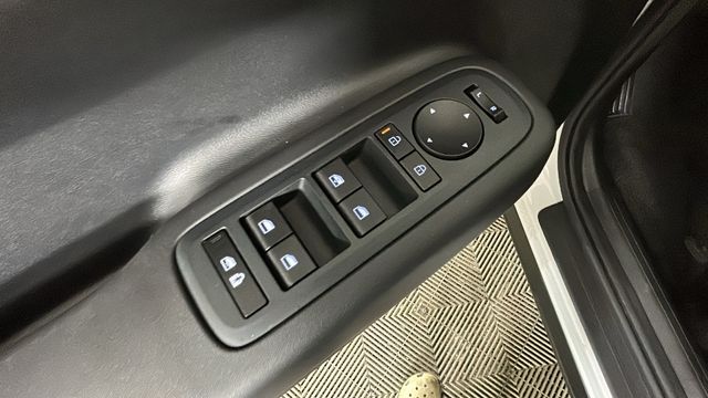 2025 Hyundai Santa Fe SE - Photo 10