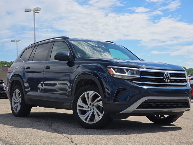 Used 2021 Volkswagen Atlas SE w/Tech with VIN 1V2HR2CA0MC518654 for sale in Cuyahoga Falls, OH