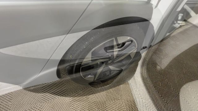 2023 Hyundai Elantra Limited - Photo 16