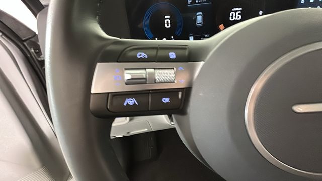 2025 Hyundai Kona SEL - Photo 16
