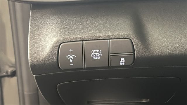 2025 Hyundai Elantra Blue - Photo 20