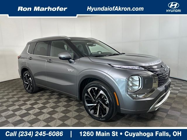 2023 Mitsubishi Outlander SEL's photo