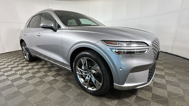 Used 2024 GENESIS GV70 Advanced with VIN 5NMMCET18RH002246 for sale in Cuyahoga Falls, OH