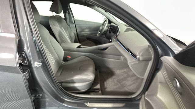 2024 Hyundai Elantra SEL - Photo 30