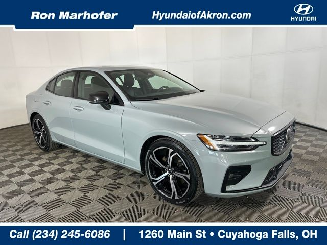 2024 Volvo S60 Core's photo