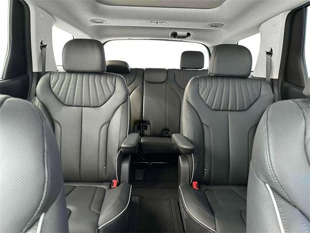 2025 Hyundai Palisade Limited - Photo 17