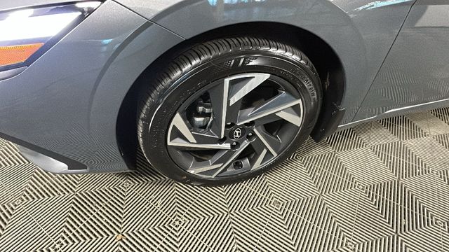2025 Hyundai Elantra SEL - Photo 10