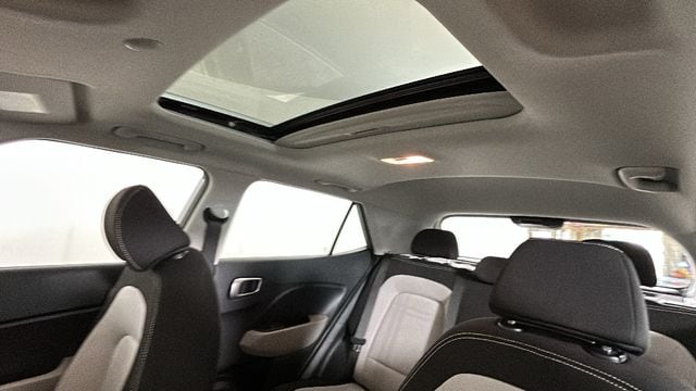 2023 Hyundai Venue SEL - Photo 12