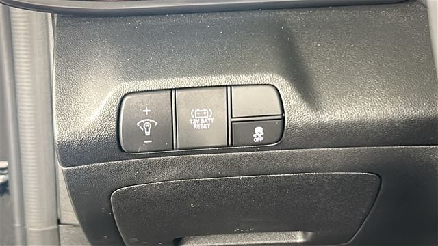 2025 Hyundai Elantra Blue - Photo 20
