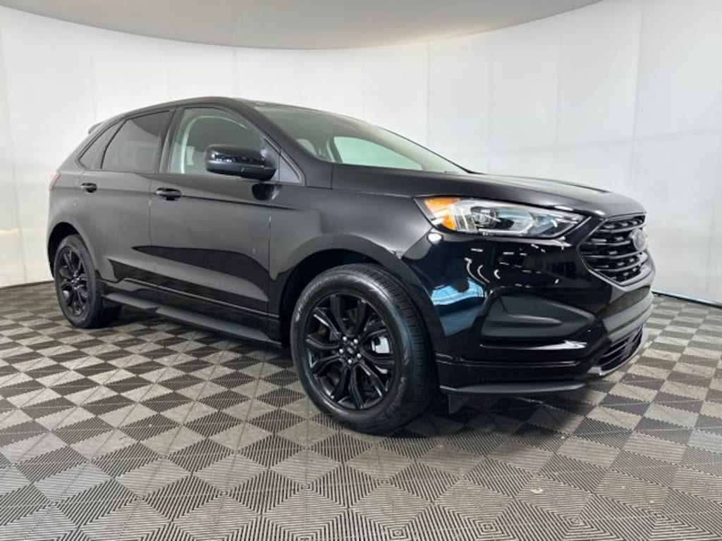 Used 2024 Ford Edge SE SUV