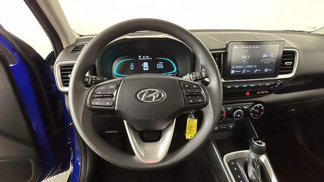 2025 Hyundai Venue SE - Photo 14