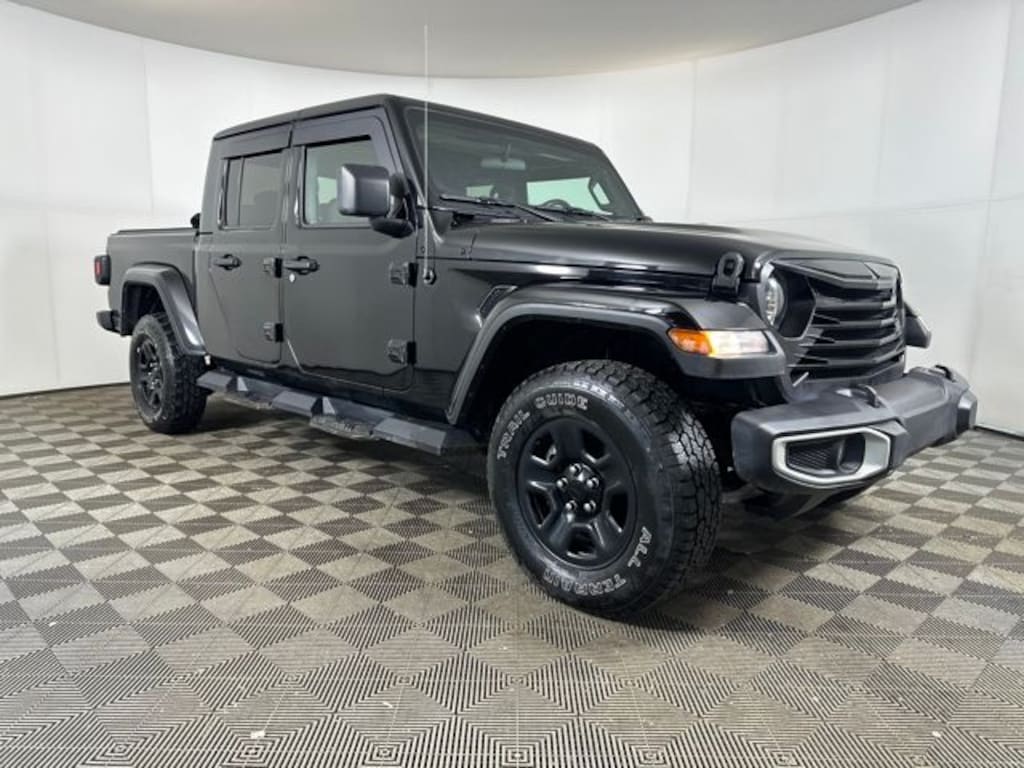 Used 2022 Jeep Gladiator Sport Truck