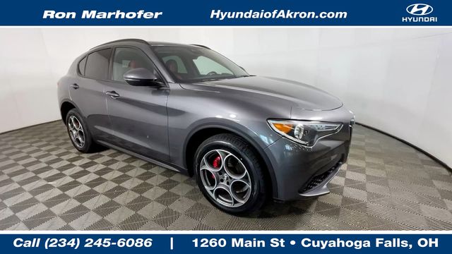 2022 Alfa Romeo Stelvio Base