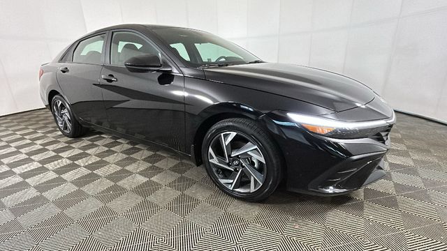 2025 Hyundai Elantra Blue - Photo 2