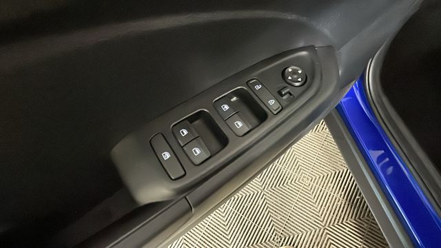 2025 Hyundai Venue SE - Photo 10