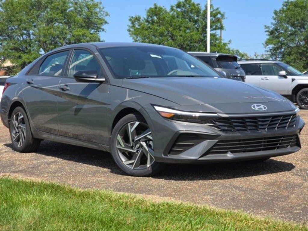 New 2025 Hyundai Elantra SEL Sport Sedan