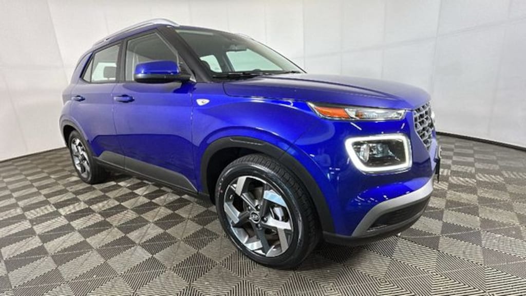 Used 2024 Hyundai Venue Limited SUV
