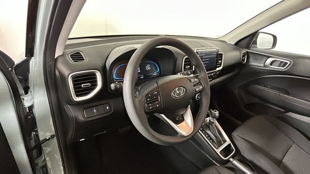 2026 Hyundai Venue SE - Photo 13