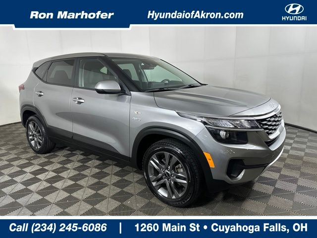 2023 Kia Seltos LX's photo