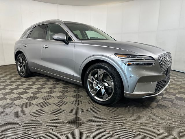 Used 2024 GENESIS GV70 Advanced with VIN 5NMMCET18RH003560 for sale in Cuyahoga Falls, OH