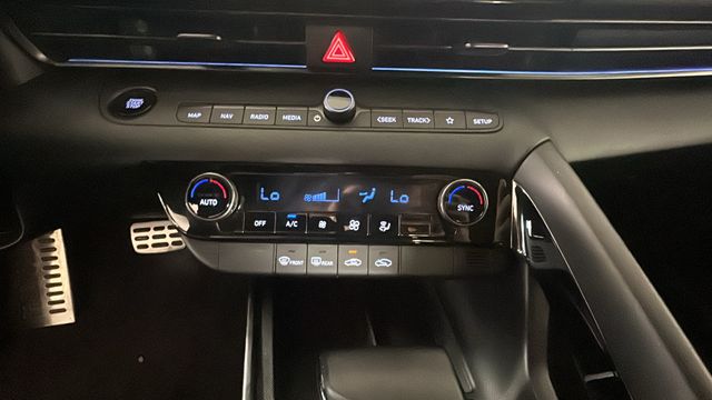 2025 Hyundai Elantra Blue - Photo 23