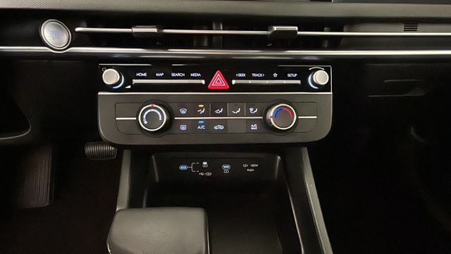 2025 Hyundai Santa Cruz SE - Photo 23