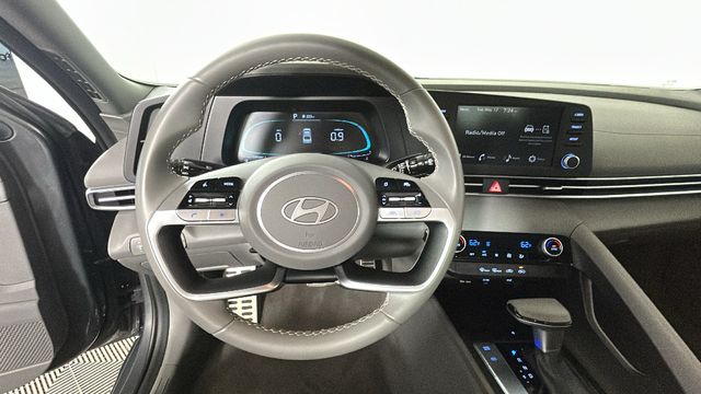 2025 Hyundai Elantra SEL - Photo 15