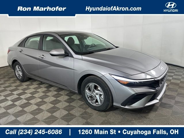 2024 Hyundai Elantra Base's photo
