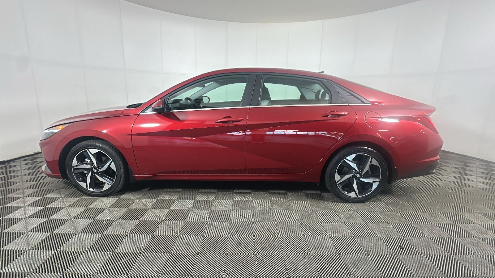 2023 Hyundai Elantra Limited - Photo 7