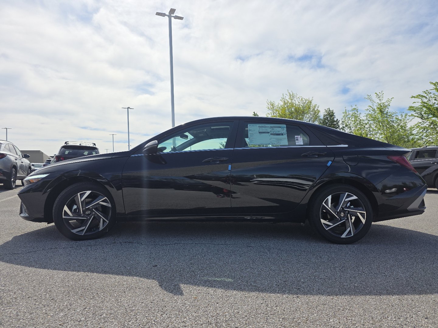 2026 Hyundai Elantra Limited - Photo 15